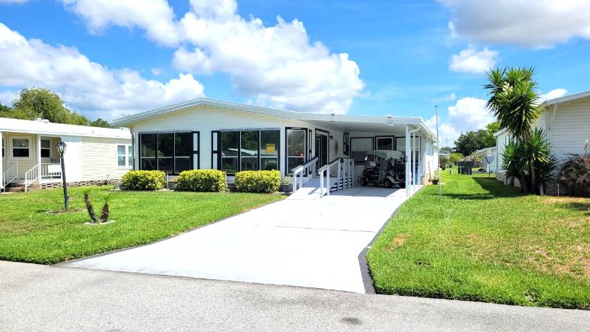 Lake Wales, FL Mobile Home for Sale located at 538 Tahiti Dr. Towerwood
